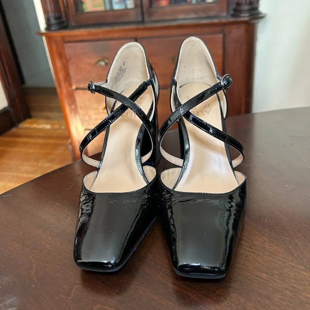 Naturalizer Women's Leesha Strappy Closed Toe Block Heel Pump